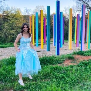 Meet your Posher, Holly